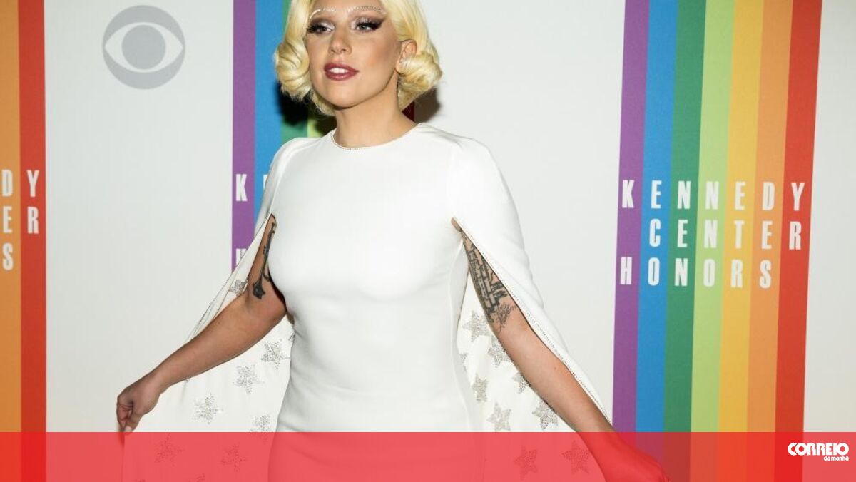 Lady Gaga Semi Nua Em Nova Foto Cm Ao Minuto Correio Da Manh