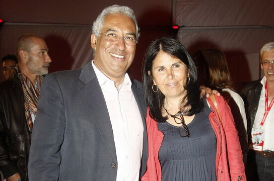 António Costa esconde conta da mulher