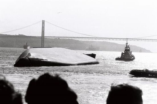 Tollan, o navio que ninguém conseguia retirar do Tejo