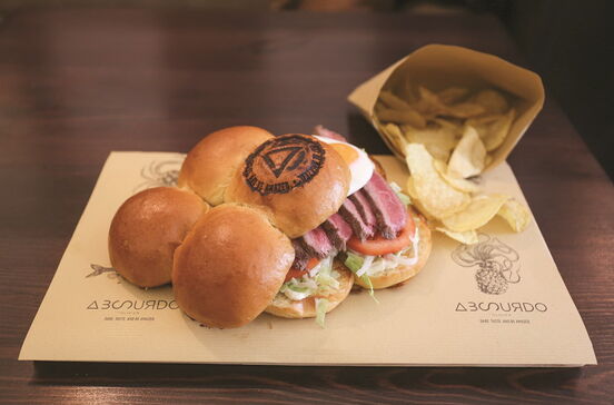 Daniel Sensi ensina-lhe a preparar bife de novilho