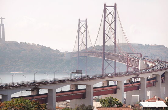 Mais 50 mil carros por dia nas estradas