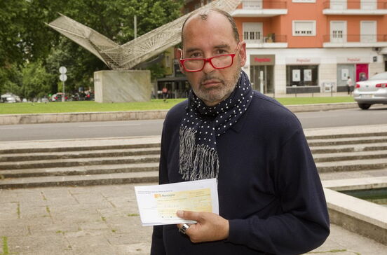 Acusa padre de calote com cheque ‘careca’