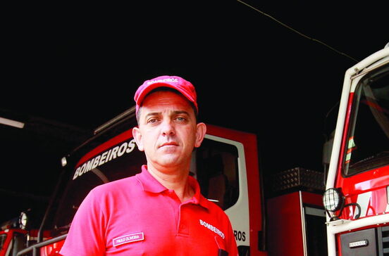 Bombeiros heróis salvaram crianças