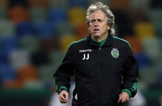 Champions decide futuro de Jesus