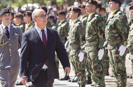 Governo repõe salário aos recrutas militares