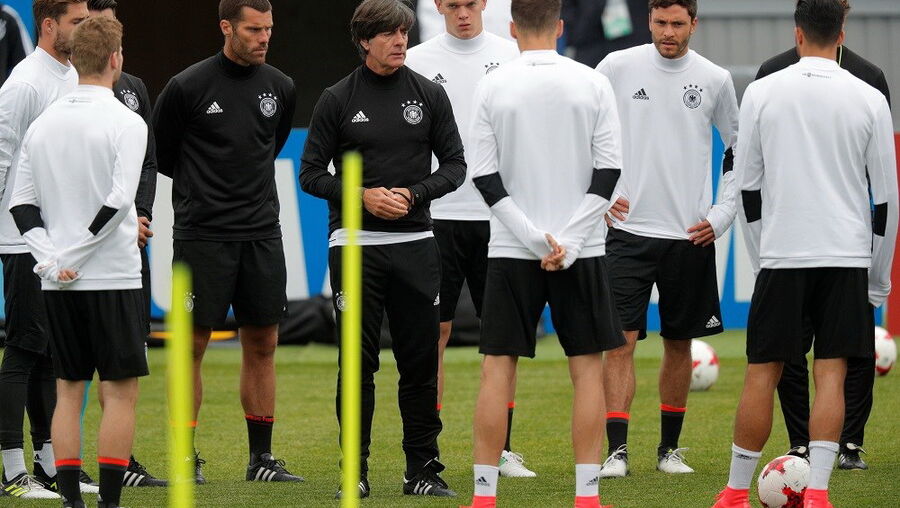 Joachim Löw quer uma equipa dominadora para conquistar o troféu 