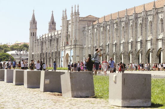 Lisboa coloca barreiras contra ataque terrorista