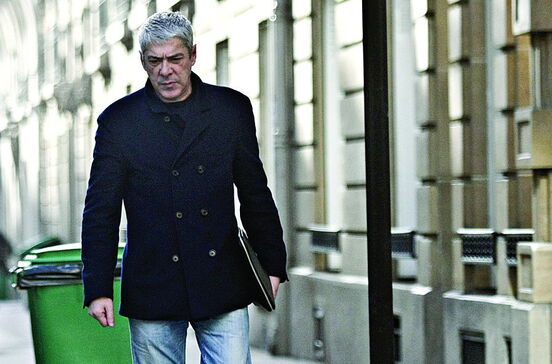 Sócrates pressiona amigo a pagar imposto de riqueza em França