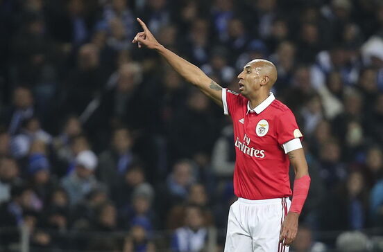 O gigante que conquistou a braçadeira do Benfica
