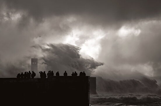Vento e estado do mar deixam grupos ocidental e central dos Açores sob aviso amarelo