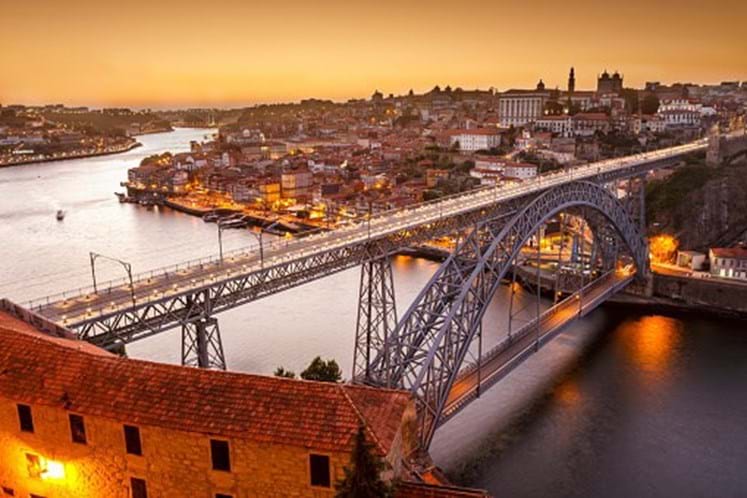 Resultado de imagem para Assembleia Municipal do Porto aprova taxa turística de dois euros