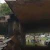 Viaduto cai sobre carros e restaurante no Brasil
