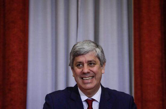 Centeno forçado a aumentar Função Pública