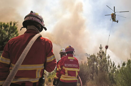 “Cartéis” dos fogos cobram dobro por helicópteros
