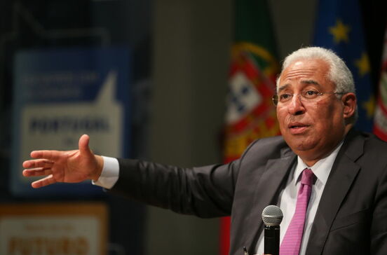 António Costa trava alívio nos combustíveis