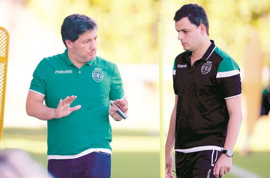 Leões e águias levam Estoril a leilão