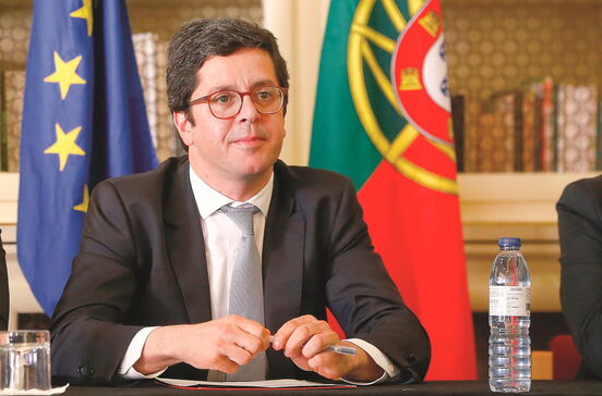 Há mais um governante a gerir empresa pessoal