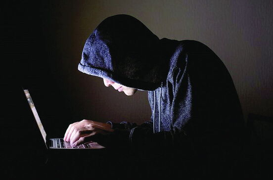 Bebés em 171 mil fotos e vídeos pornográficos