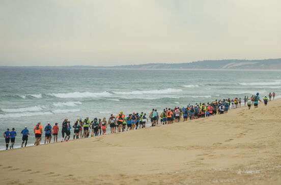 Uma corrida de 43 quilómetros pela praia