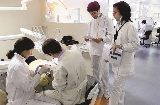 Hospitais à espera para admitir médicos