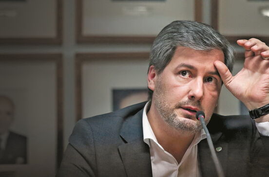 Bruno de Carvalho pressiona funcionários antes da AG