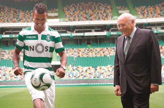 Sporting garante Nani e tenta regresso de Bas Dost