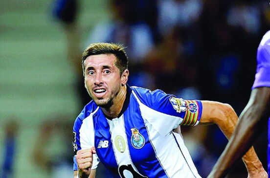 Dragão tenta agarrar Herrera