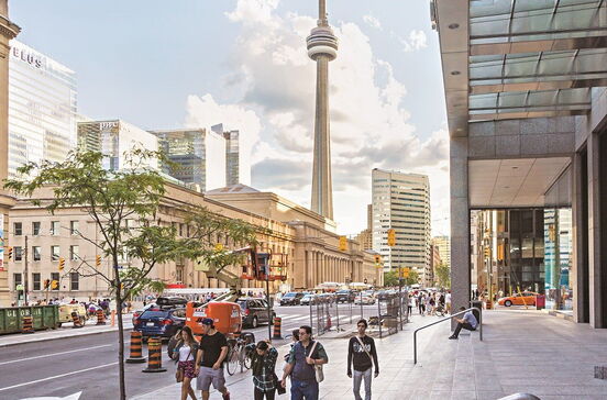 Toronto, a cidade à beira do lago ao lado do vizinho americano