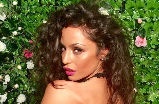 Ex-namorada defende Ronaldo: "Comigo foram 11 meses de amor"