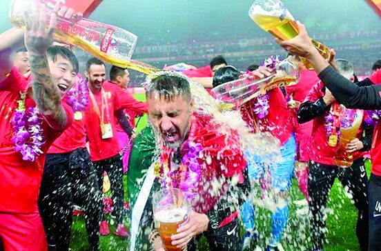 Vítor Pereira ganha 10 milhões por época na China