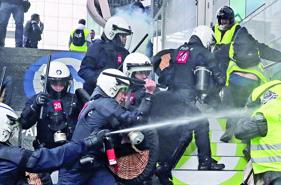 ‘Coletes amarelos’ prometem “parar Portugal”