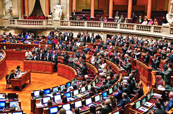 Fisco protege deputados sob suspeita de fraude