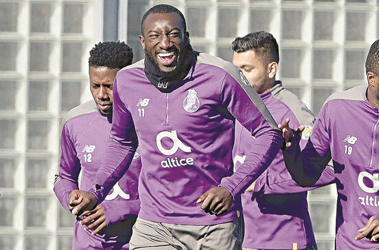 Marega e Danilo são novidade no treino antes do clássico com o Benfica