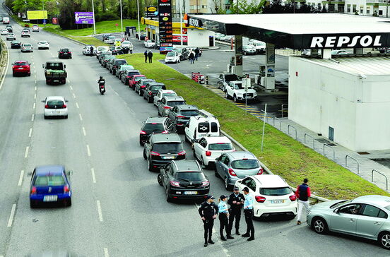 Racionamento de combustível só deixa atestar 15 litros por carro