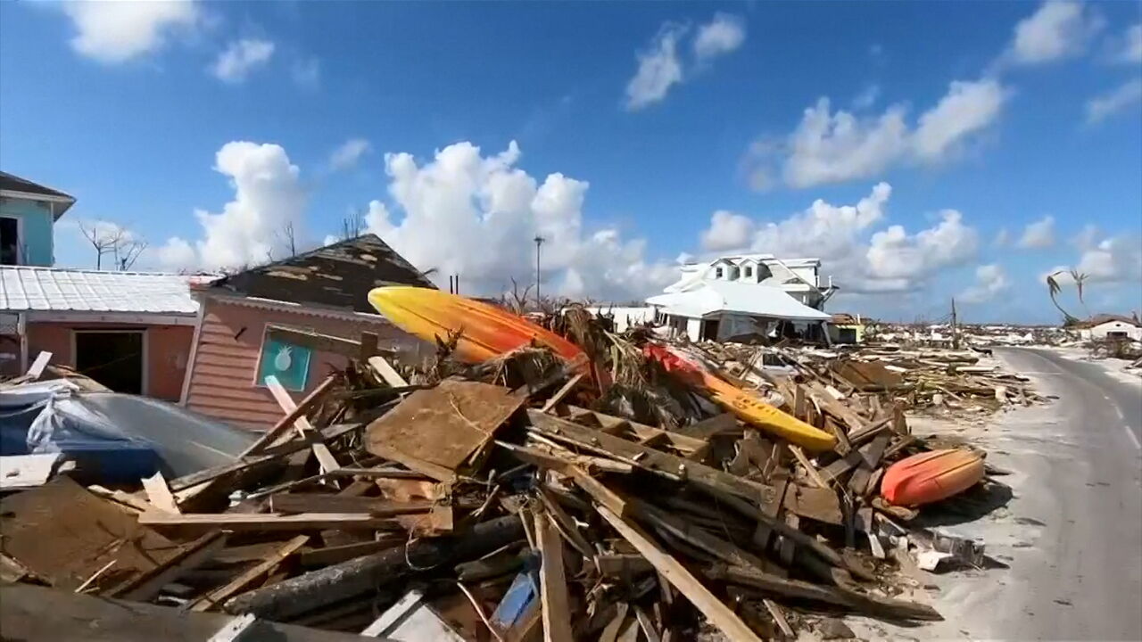 O rasto de destruição nas Bahamas dez dias após a passagem do furacão