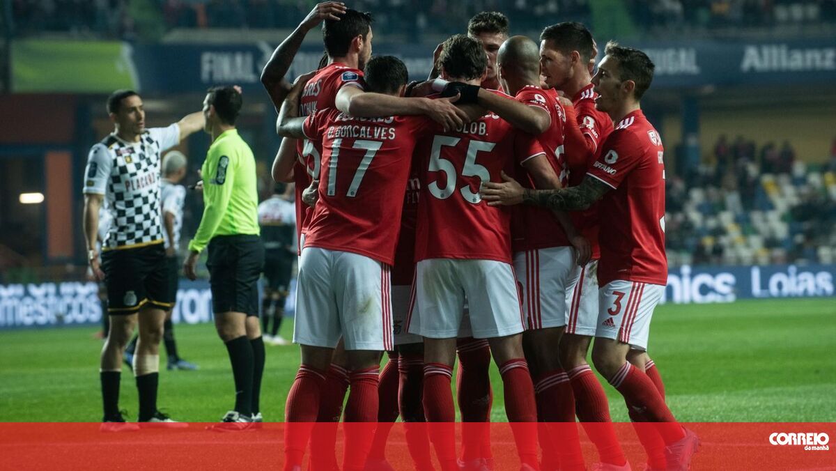 Benfica Vence Boavista Nos Pen Ltis E Est Na Final Da Ta A Da Liga