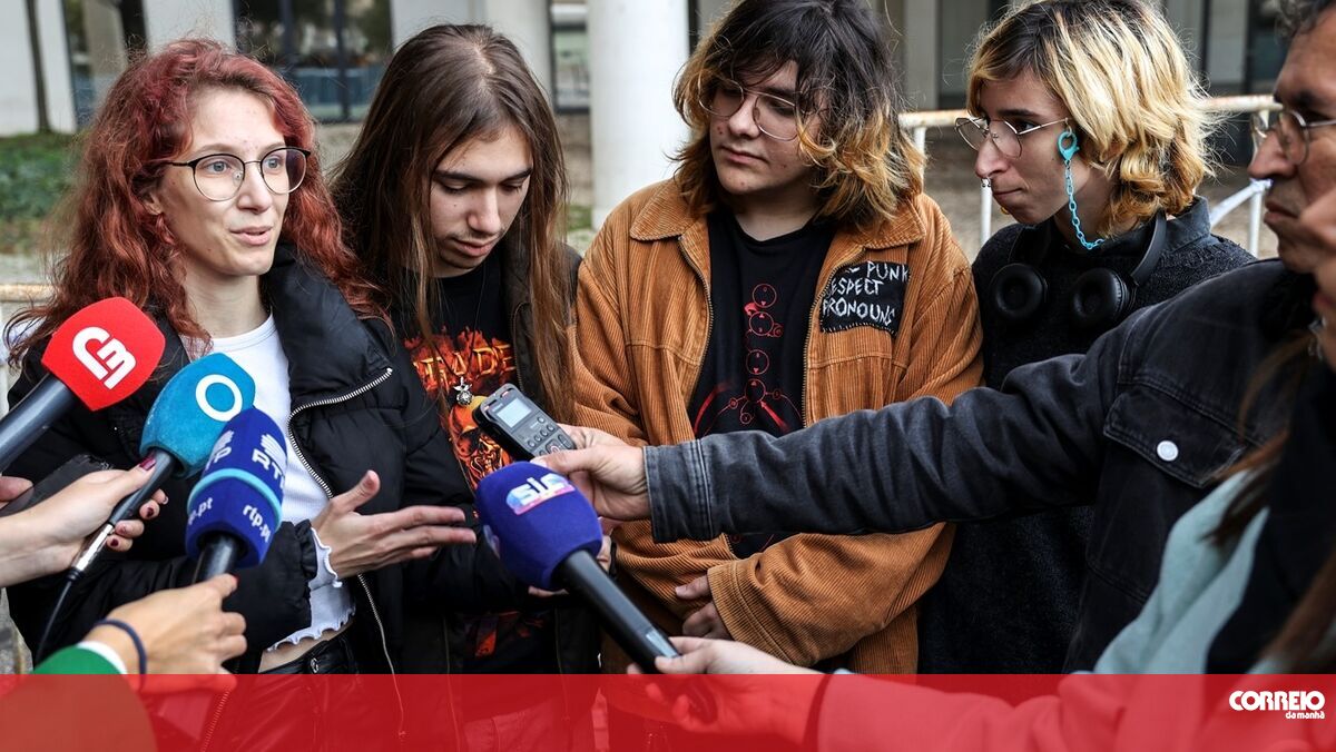 Ativistas Da Faculdade De Letras Condenados A Multa De Euros