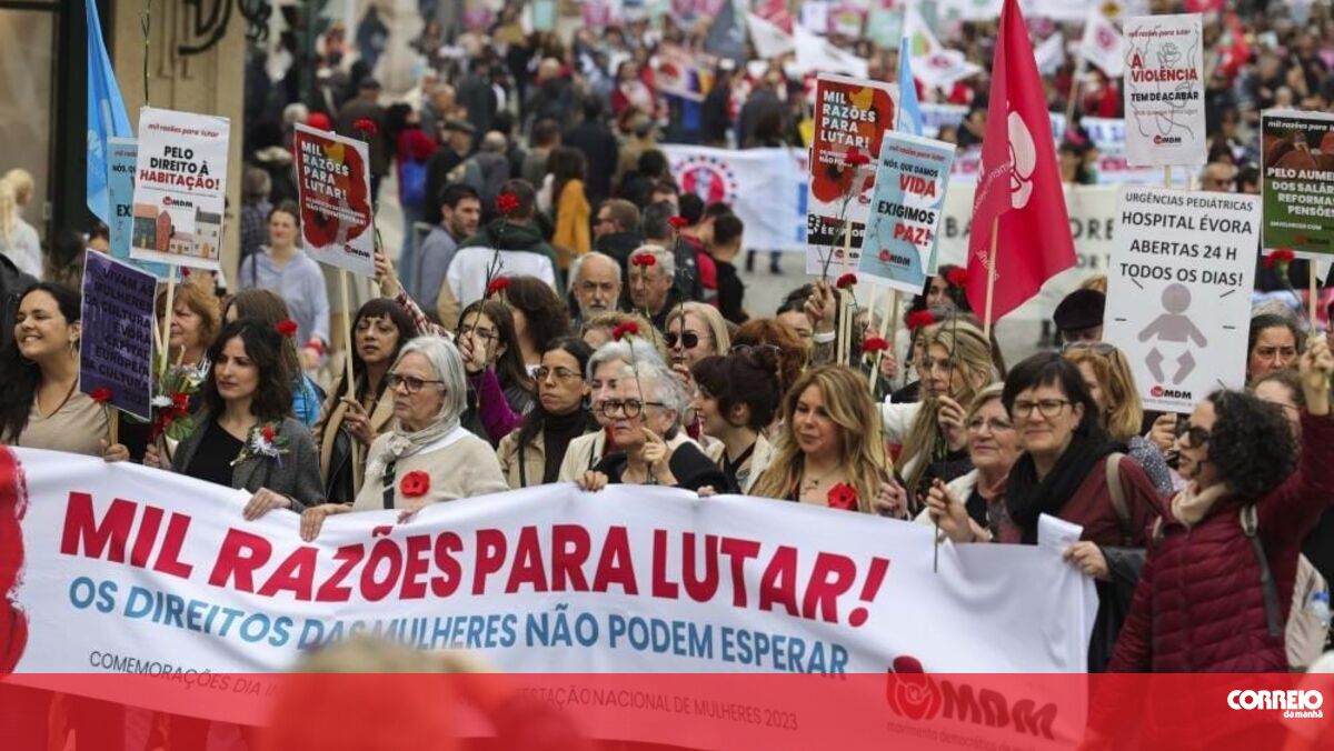 Milhares De Pessoas Manifestam Se Em Lisboa Pelos Direitos Das Mulheres