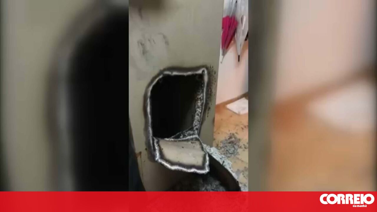 Assaltantes fazem buraco na parede e roubam milhares de euros em peças