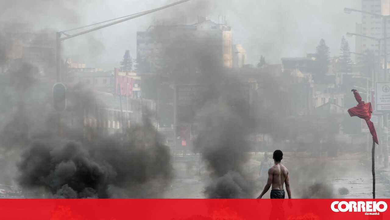 Pelo Menos Mortos Em Manifesta Es Em Mo Ambique Desde De