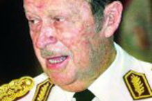 Morreu Alfredo Stroessner