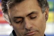 José Mourinho adia saída do Chelsea