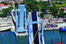 Nova ponte móvel abre em Leixões