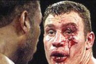 LEWIS SEGURA TÍTULO EM COMBATE SANGRENTO