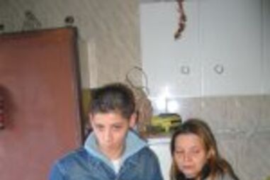 Chamas desalojam duas famílias