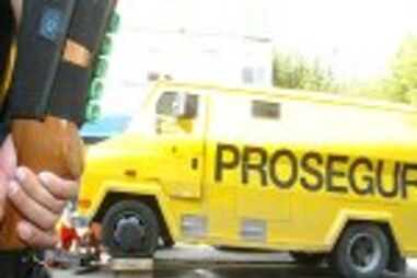 ASSALTO A CARRINHA FERE DOIS