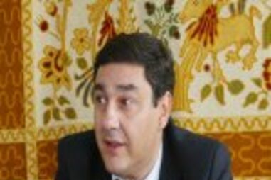 PJ segue rasto de cem pessoas