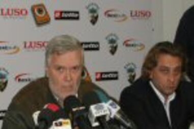 Farense termina com futebol sénior