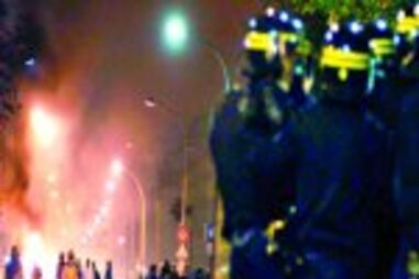 Nova vaga de distúrbios em Paris