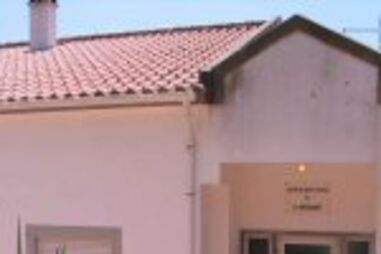 Lar manda doente para casa como represália